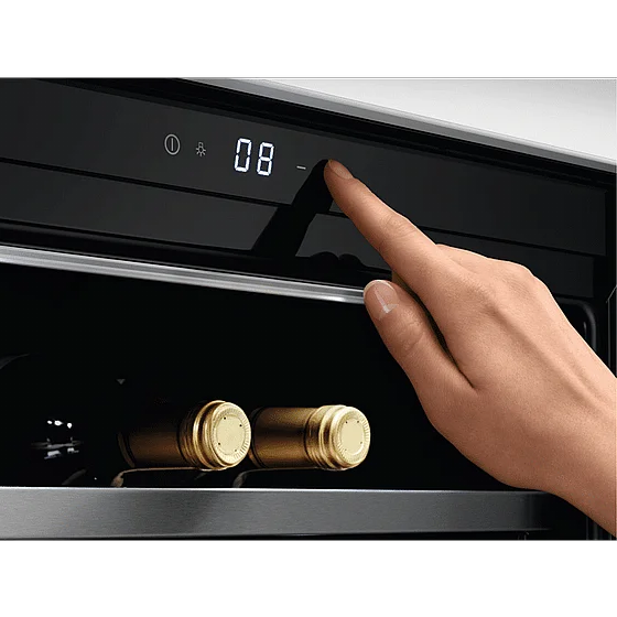 ���� ����� �������� 45 �"� AEG ��� ��� KWK884520M