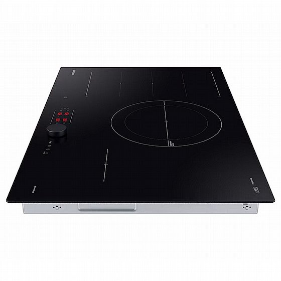 ������ ��������� 4 ������ ����� Samsung ������ NZ84C6058FK