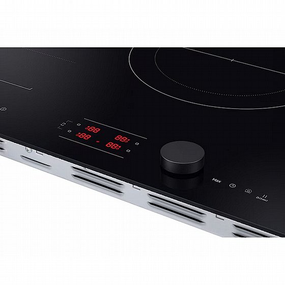 ������ ��������� 4 ������ ����� Samsung ������ NZ84C6058FK
