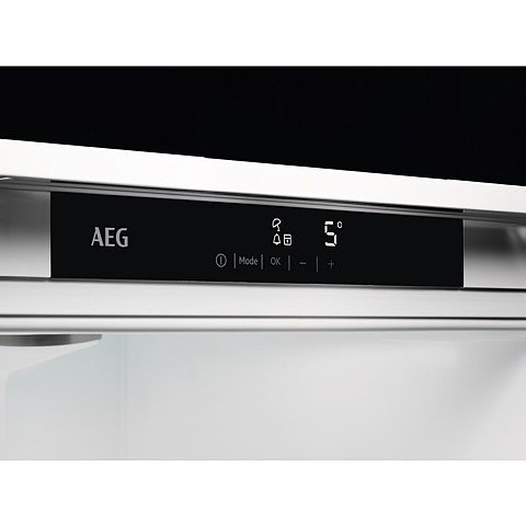 ���� �������� ��� ��� ����� AEG �.�.�. SKE81821DC